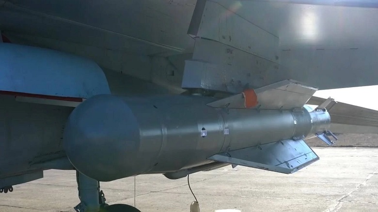 Россия начала применять новейшие управляемые полуторатонные бомбы УПАБ-1500Б