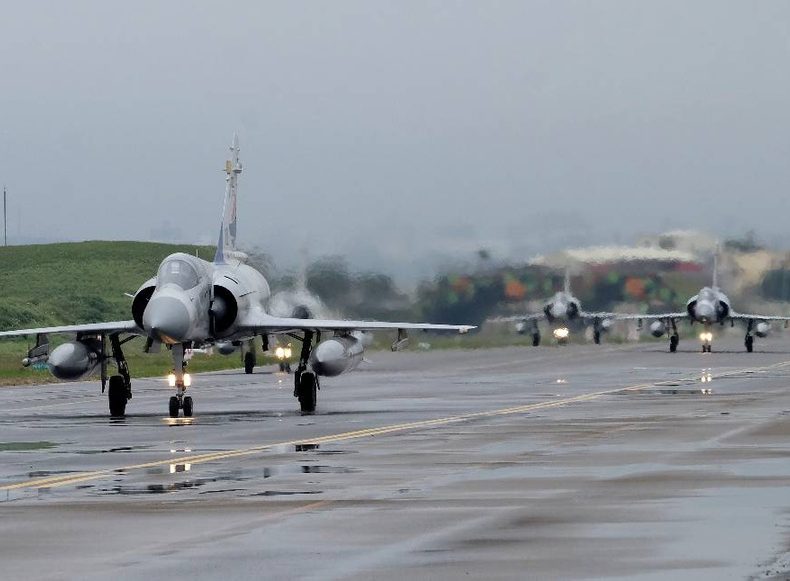 Что известно об истребителях Mirage 2000, которые могут передать Украине