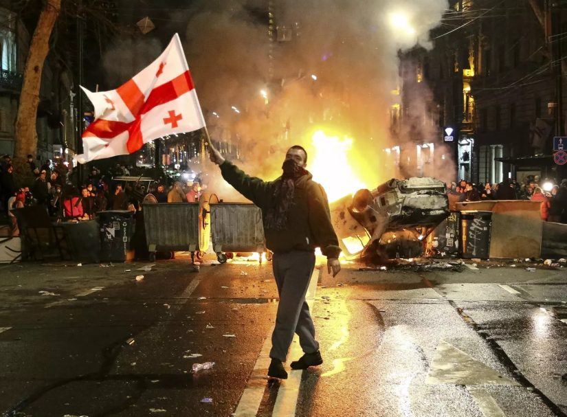 Попытка цветной революции: что происходит в Грузии?