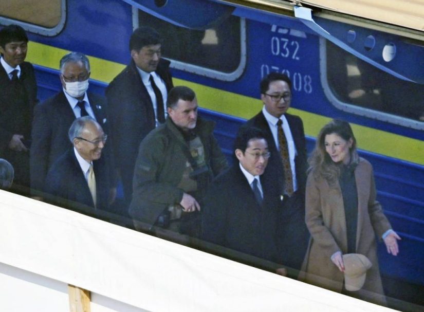 Системный конфуз: неожиданный визит японского премьера вызвал скандал на Украине