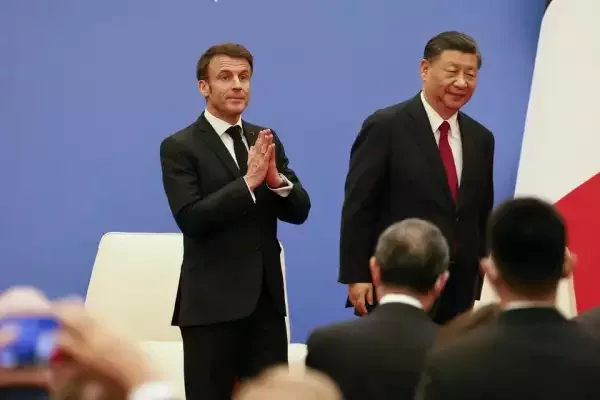 Зеленский дрожит у телефона, Байден кусает локти: Си Цзиньпин трижды победил Макрона на переговорах