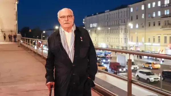 "Испуганные патриоты" хотят обратно в Россию. Никита Михалков о плаче звёзд