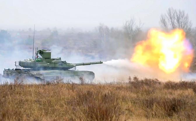 Битва за Марьинку: Штаты теряют терпение — русские танки выдерживают по три попадания в броню
