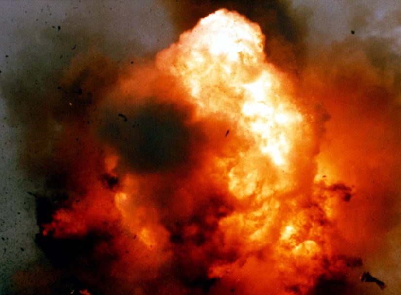 «Под завалами военные…» — «Умная бомба» влетела в многоэтажку в Угледаре, превращённую в базу ВСУ