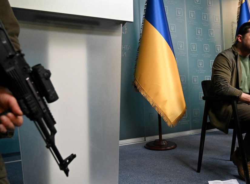 Рационализм против фанатиков. Игра без козырей