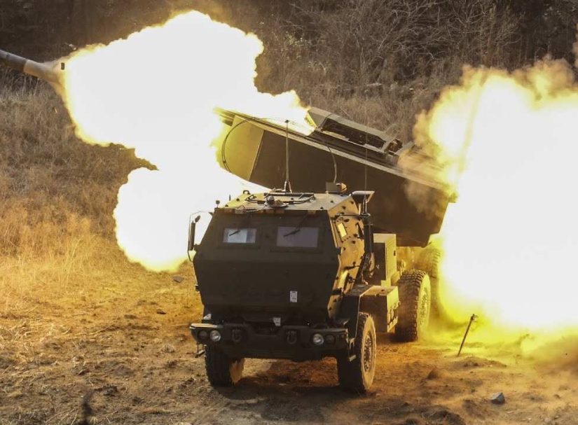 Чудом выжили все: ударом HIMARS разрушено здание, где размещались российские офицеры