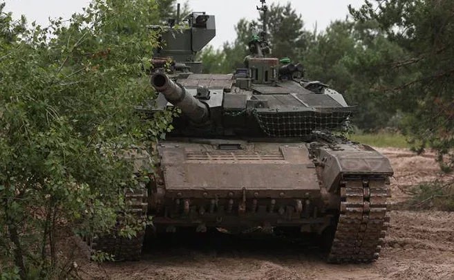 Англичане уже было радовались захваченному российскому танку, пока вдруг не осознали, что им подсунули специалисты из РФ