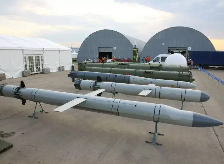 Летело всё: Россия массированно ударила по Украине