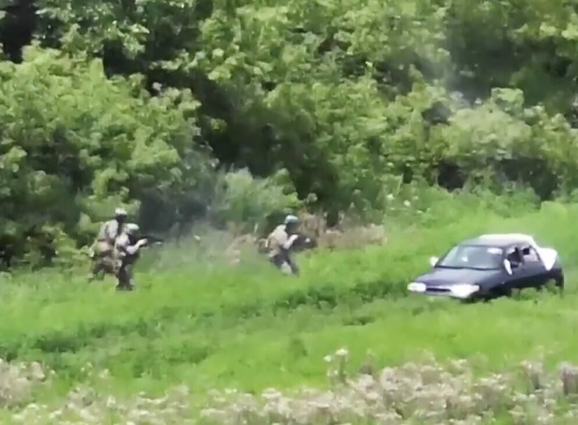 Диверсанты ВСУ расстреляли машину с мирными жителями под Угледаром (шок-видео 18+)