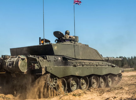 «Отличная работа, идиоты!» Британцы в шоке от числа танков в своей армии