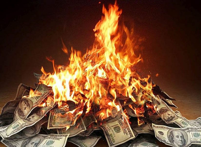 Привязка к золоту и разгон инфляции: экс-советник ЦРУ описал тактику БРИКС в схватке с долларом