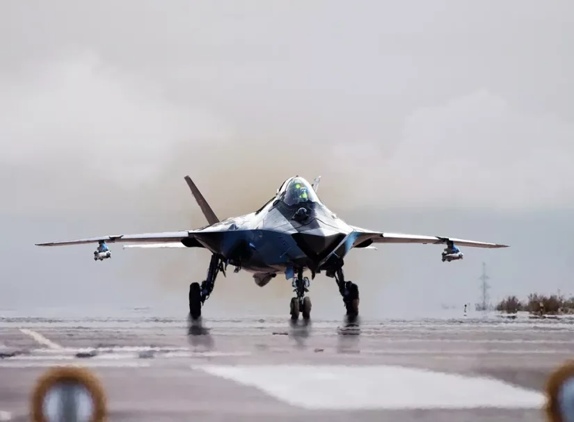 ВС РФ принимают на вооружение МиГ-41 - новейший сверхзвуковой перехватчик 6-го поколения