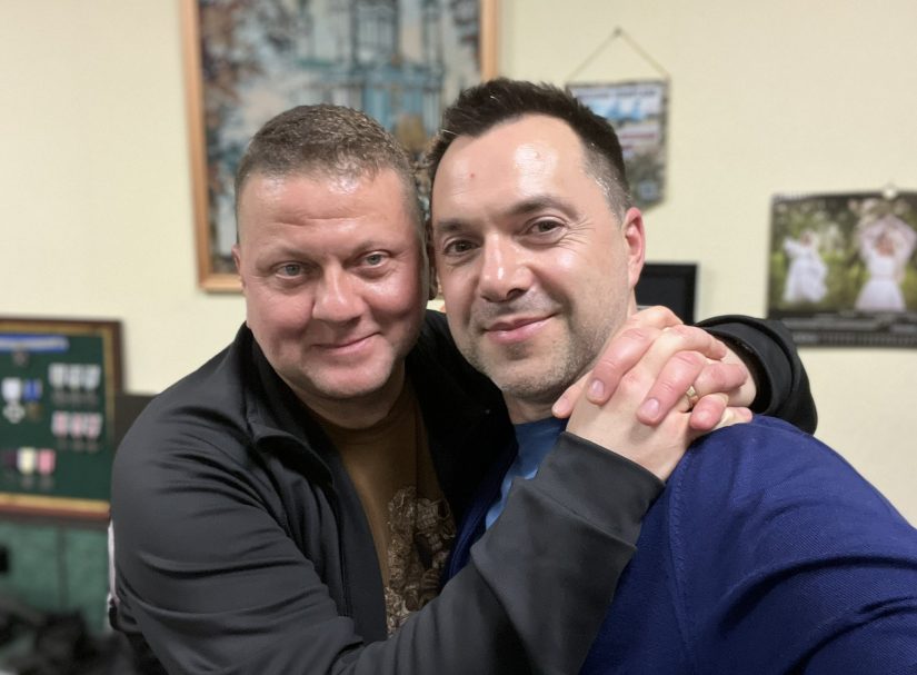 Залужный уже готовится к новой войне с Россией, – Арестович