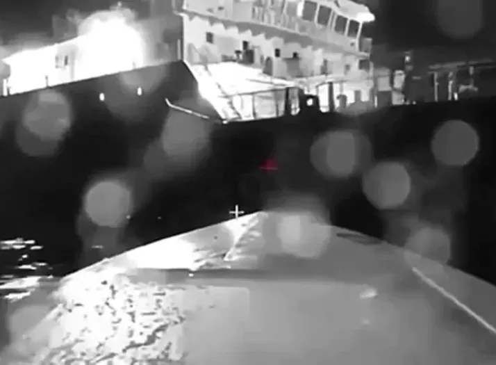 В Киеве требуют начать тотальную охоту на мирные российские суда