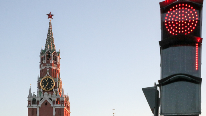 Лоббисты предателей добрались до кремлёвской башни: Счастливое "до войны" возвращается?