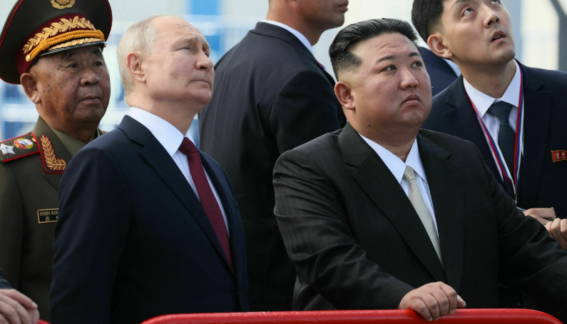 "Накроет даже прибалтов": Ким Чен Ын достал из рукава козырь, который закончит конфликт. Путин в ответ одобряюще кивнул