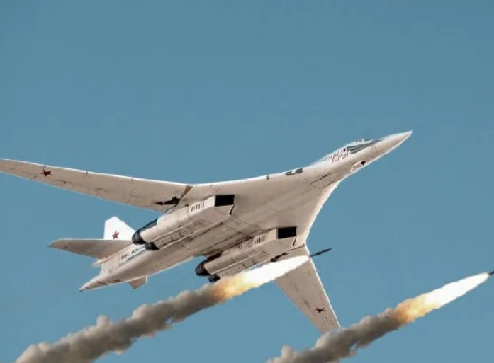 Ракета, которую ждали! Как товарищ Ын помог представить ВКС новое оружие для Ту-160М. Ракету Х-БД, способную обнулить почти всю ПРО Запада