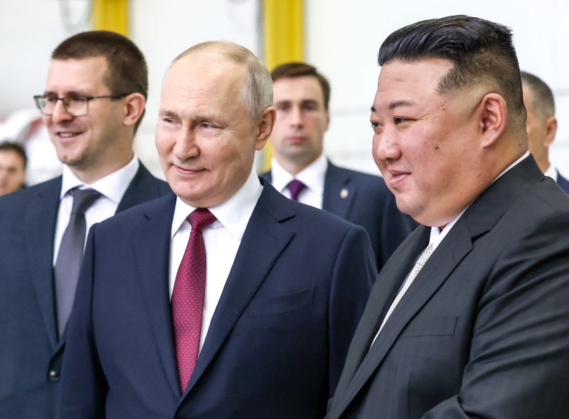 "Россия в тяжёлом положении": Запад потирает руки после встречи Путина и Ким Чен Ына