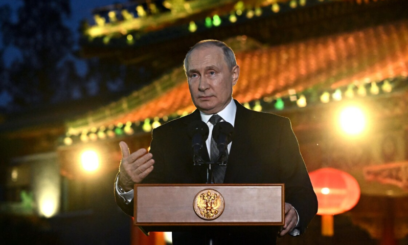 Ловкий ход Путина в Китае: Россия накрывает "Кинжалами" авианосец США на глазах у всего Ближнего Востока