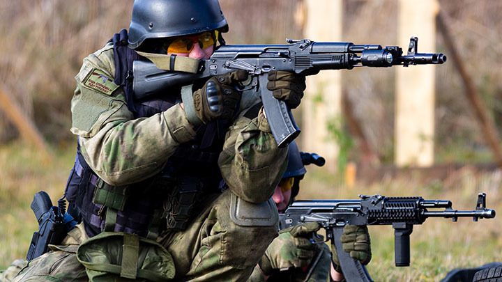 Семеро русских погнали взвод ВСУ: Удар по французскому складу, о котором не пишут в сводках СВО