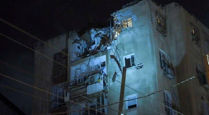 Жителям Израиля рекомендовали запастись едой и водой на трое суток пребывания в бомбоубежище