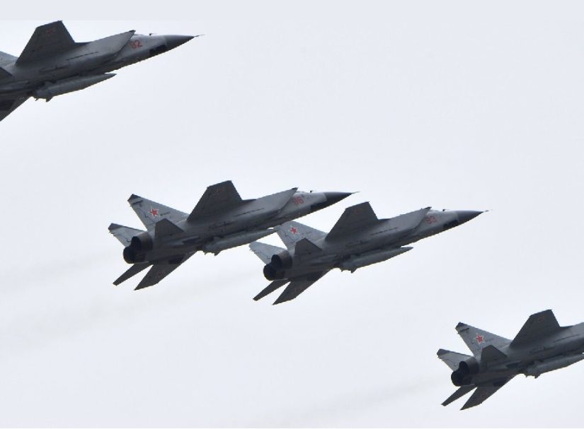 Нежданные угрозы: Носители "Кинжалов" на прицеле НАТО, а ВСУ отрезают сухопутный коридор в Крым