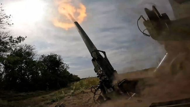 ВСУ пытаются расширить плацдарм под Крынками и отступают под Новомайорским — обзор