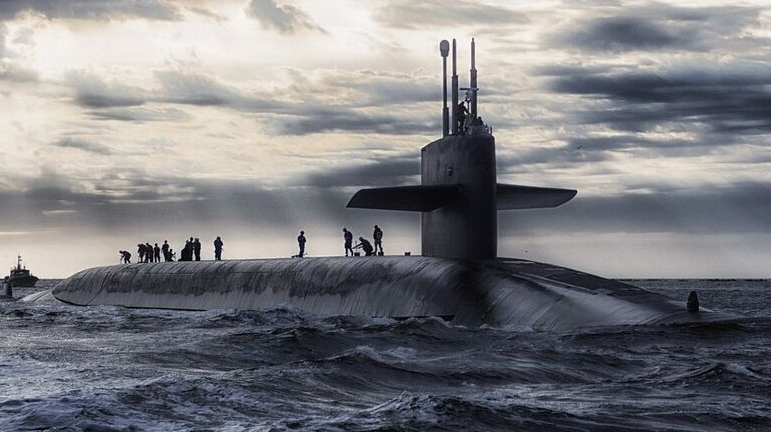 Под прицелом турки, персы и русские базы в Сирии: США "под шумок" прислали носитель 154 крылатых ракет Tomahawk