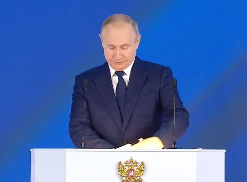 Путин посмертно наградил семь погибших сотрудников «Черноморнефтегаза»