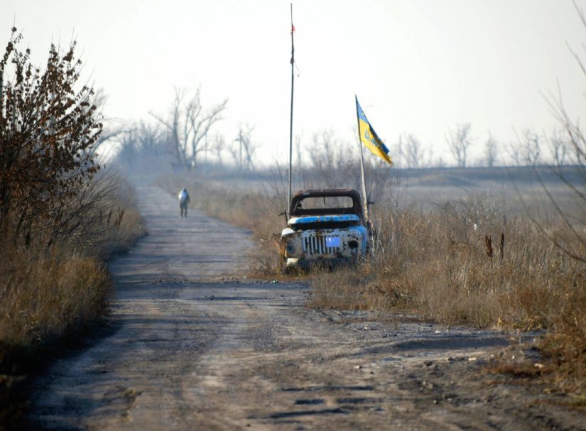 Солдаты пропадают сотнями, а оставшимся дают еду из насекомых: Правда о ситуации на фронте