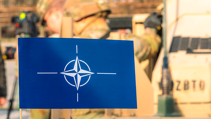 Финляндию придётся уничтожить? 64 истребителя F-35 с ядерным оружием встают у границы с Россией