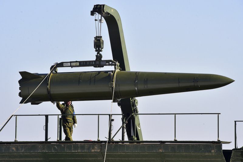 Запад видит ядерное оружие в Беларуси, а американское в Европе не замечает