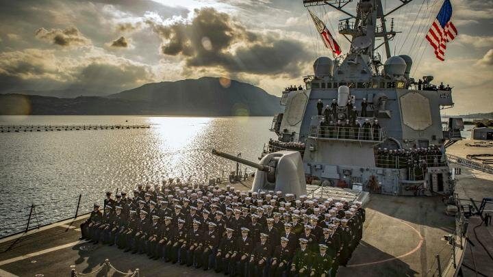 Страх перед русскими, ковид и смертность: из флота США массово бегут моряки