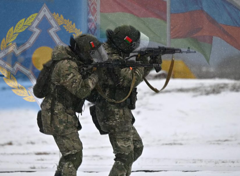 Пока дипломатия спит под заснеженным покрывалом, белорусские военные на чеку