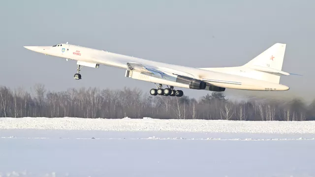 Главный "стратег" России: что особенного в Ту-160М, на котором летал Путин
