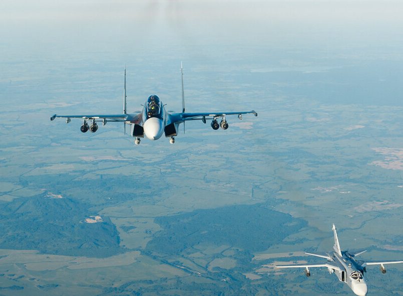 Присягали Киеву, а теперь наши? Ещё два военлёта на Су-25 оставили "рейх"