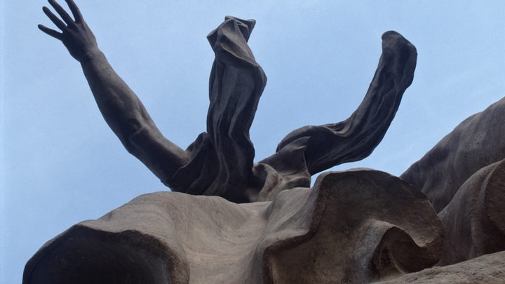 «Памятник за миллиарды, а есть нечего!»: Американец хотел спровоцировать русских. И получил урок