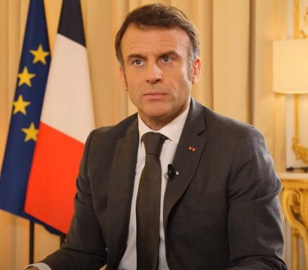 Россия не стала тянуть с ответом. Сотни французов едут домой под номером двести