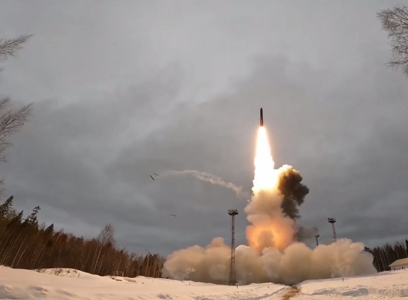 С Плесецка на Камчатку: российские военные испытали межконтинентальную ракету «Ярс»
