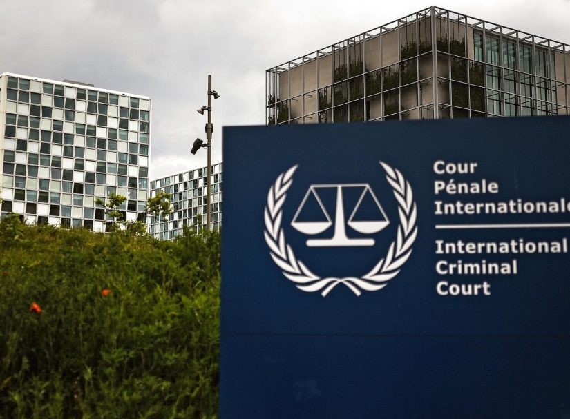 МУС выдал ордера на арест двух российских офицеров