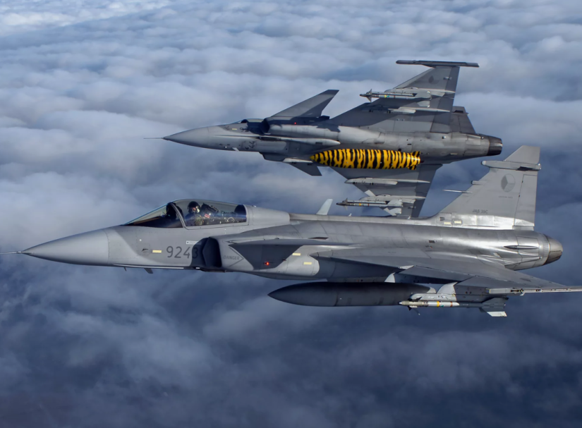 Русским! За разгром Карла XII: В отсутствие F-16 мстительные шведы отправят в бой свою авиацию