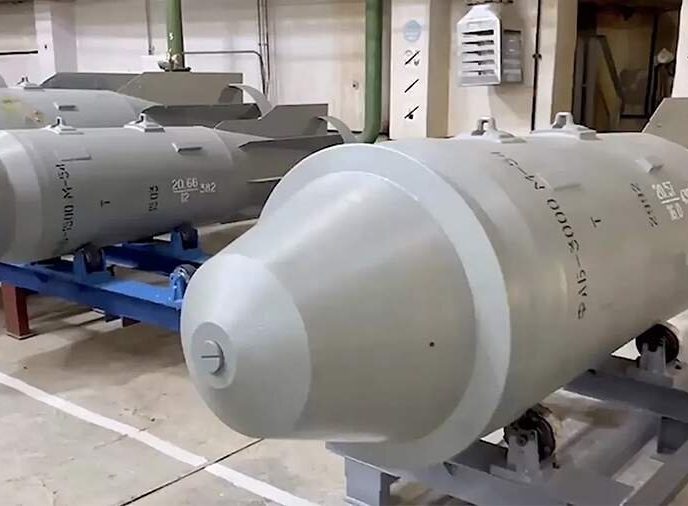 На Украине сравнили ФАБ-3000 с тактическими ядерными зарядами и опасаются для них модулей УМПК