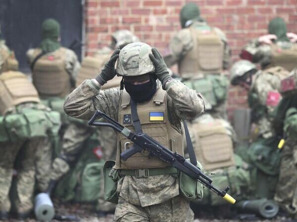 "Суровая реальность". Украина срочно стянула войска к Киеву. Поражение не за горами?