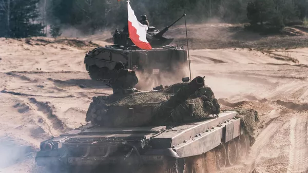 С 4 мая. Польша перебрасывает военную технику к российским границам