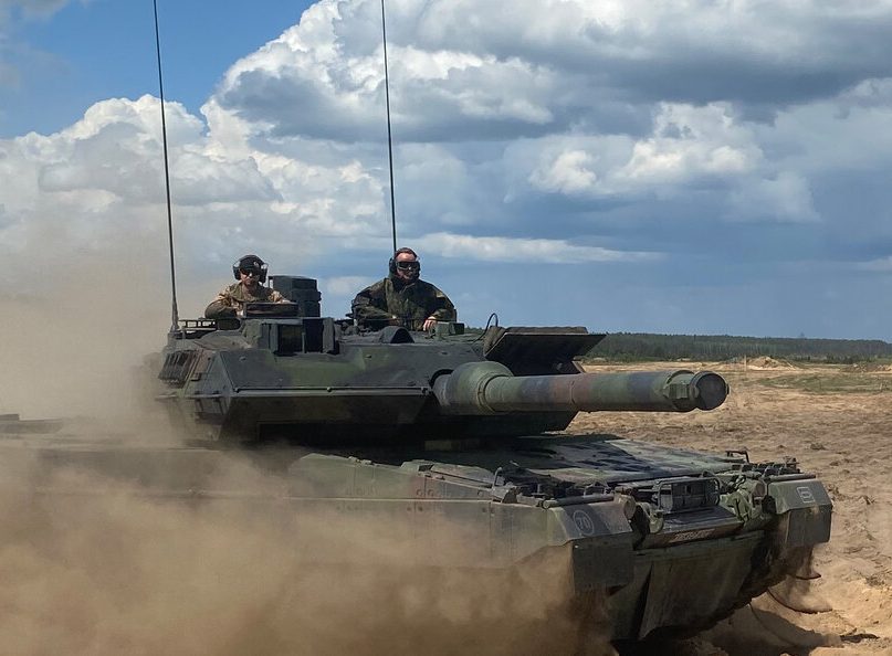 Россия вооружит Украину, ЕС - нашу армию. Военкоры объяснили непатриотические новости