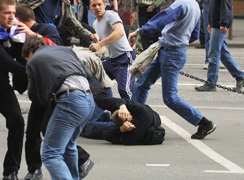 Массовая драка украинцев с военными ВСУ в Одессе (Видео)