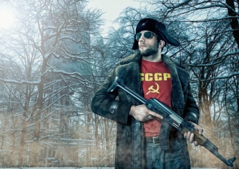 Анекдот-аналитика западных СМИ, или откуда в Европе русские партизаны?