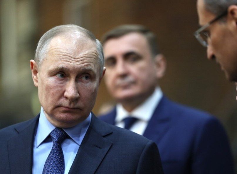 "Любимый генерал Путина" стал "канцлером": Дюмину прочат пост президента