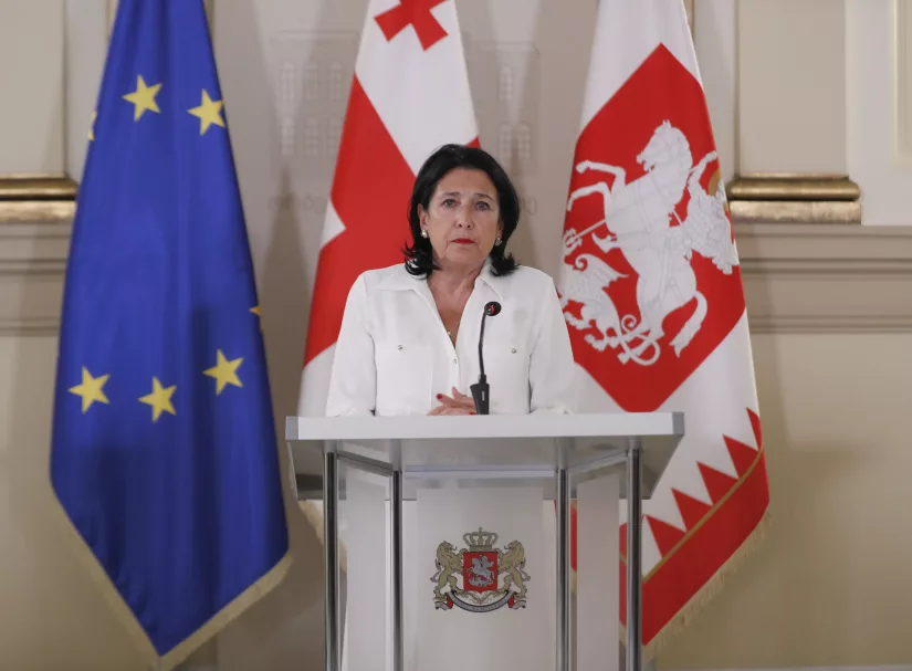 На лопату – и в Европу. Почему президент Грузии такая «упоротая»