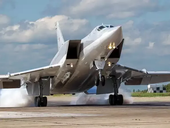 В пыль и пепел. ВКС России ответили огненным адом на попытку угнать Ту-22М3